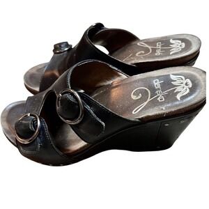 Dansko Sandal Clog, size 7.5 Worn and loved, but so much life left.